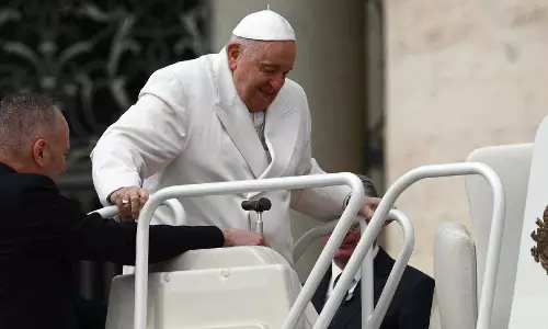 Pope Francis has hospital check-up, returns to Vatican