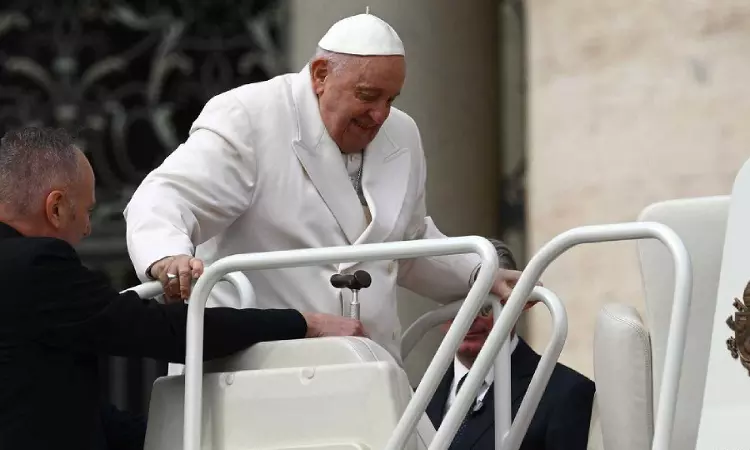 Pope Francis has hospital check-up, returns to Vatican