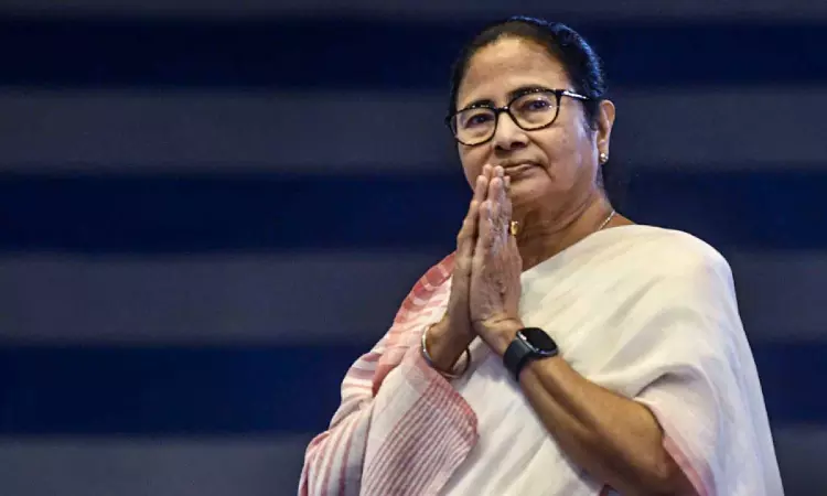 Mamata expresses grief over run over of 2 persons by train in Jharkhand Mamata expresses grief over run over of 2 persons by train in Jharkhand