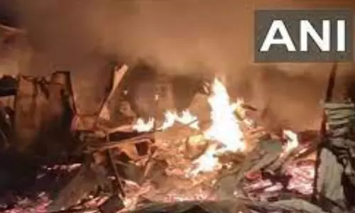 Fire at commercial unit in Mumbai; none hurt Fire at commercial unit in Mumbai; none hurt
