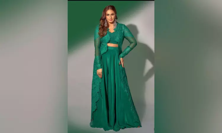 Huma Qureshi in her queen era, flaunts green look for Maharani 3 promos