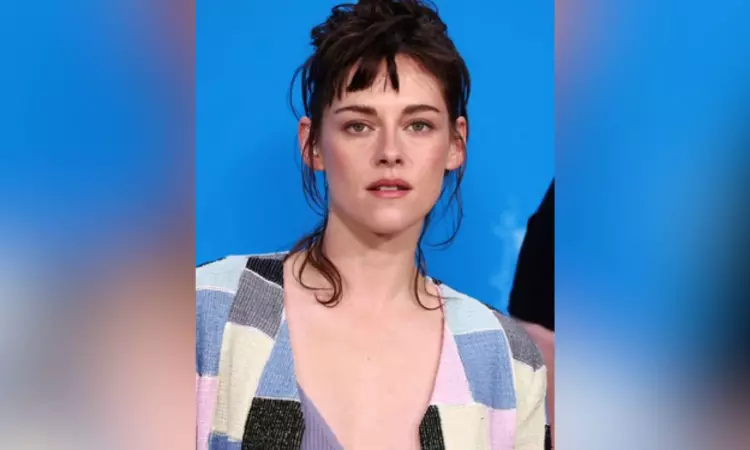 Kristen Stewart cant watch herself on screen: Its just horrible