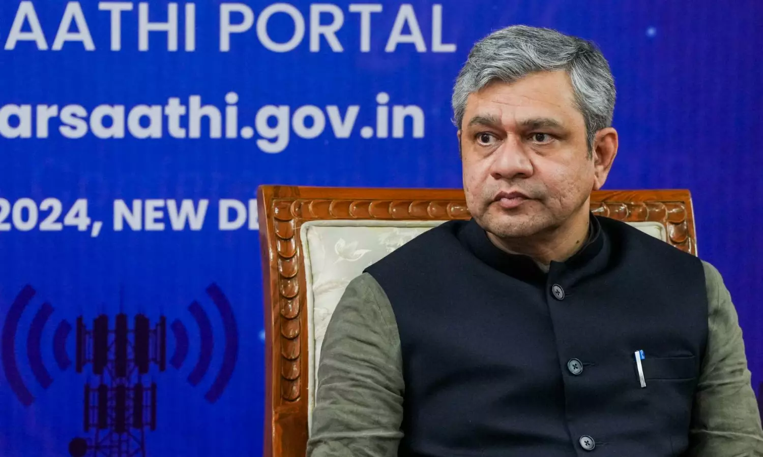 Mobile exports to grow to $50-60 bn, electronics mfr to employ 25 lakh people: Vaishnaw