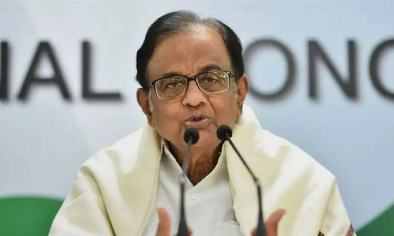 Cong committee hands over draft manifesto for Lok Sabha polls to party chief Kharge