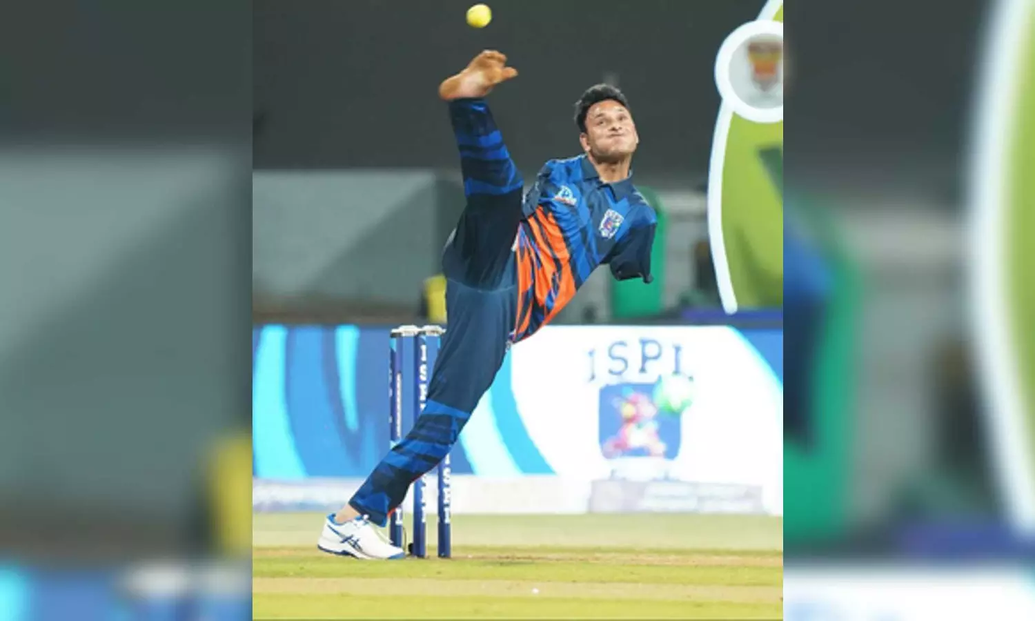 Sachin heaps praise on Para cricketer Amir: ‘Real leg spinner’
