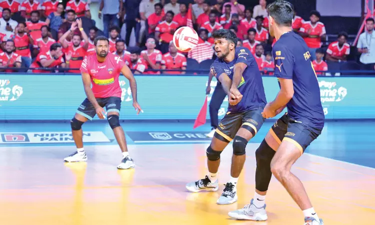 Bengaluru surges ahead with thrilling win over Calicut Bengaluru surges ahead with thrilling win over Calicut