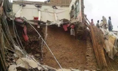 Nine killed, including five teenagers, in building collapse in Pakistan