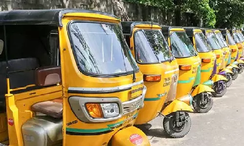 Commuters fume as Autos are restricted from entering Airport Metro station