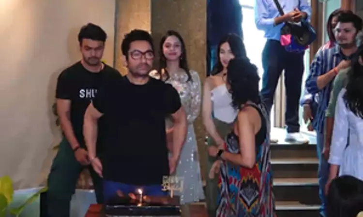 Aamir Khan celebrates 59th bday with Laapataa Ladies team