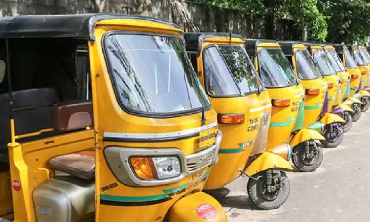 Commuters fume as Autos are restricted from entering Airport Metro station
