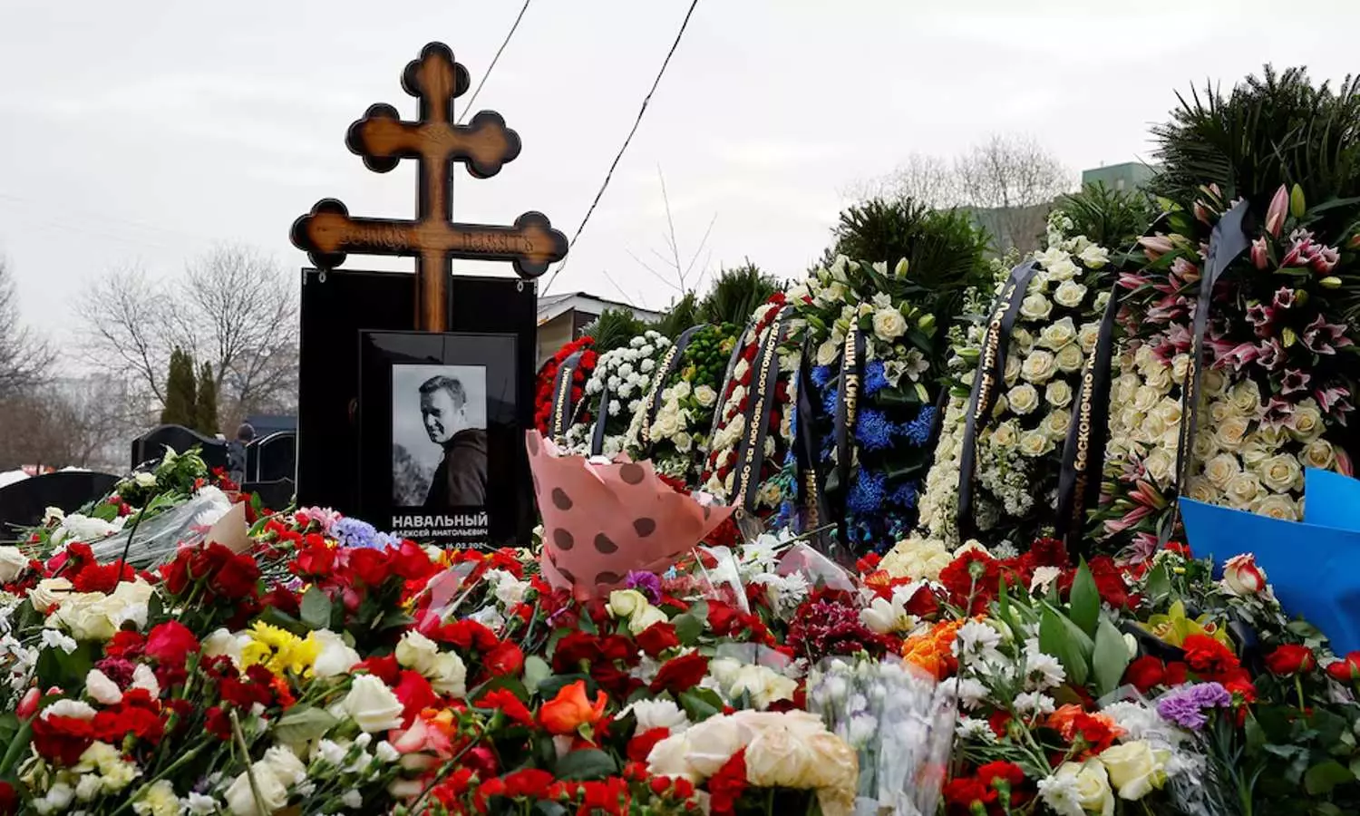 Noon against Putin: Opposition urges Russians to fulfil Navalnys last wish