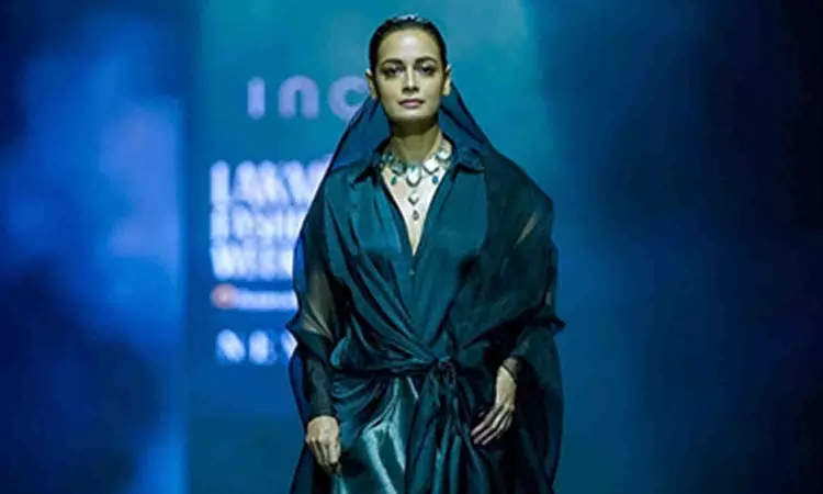 Dia Mirza marches to be the showstopper on Day 2 of Lakme Fashion Week