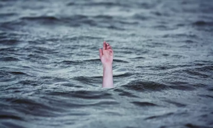 21 killed after migrant boat sinks off Turkey