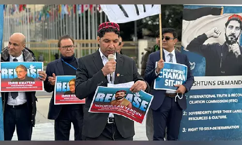 Pashtuns protest at UNHRC against crackdown on PTM leaders