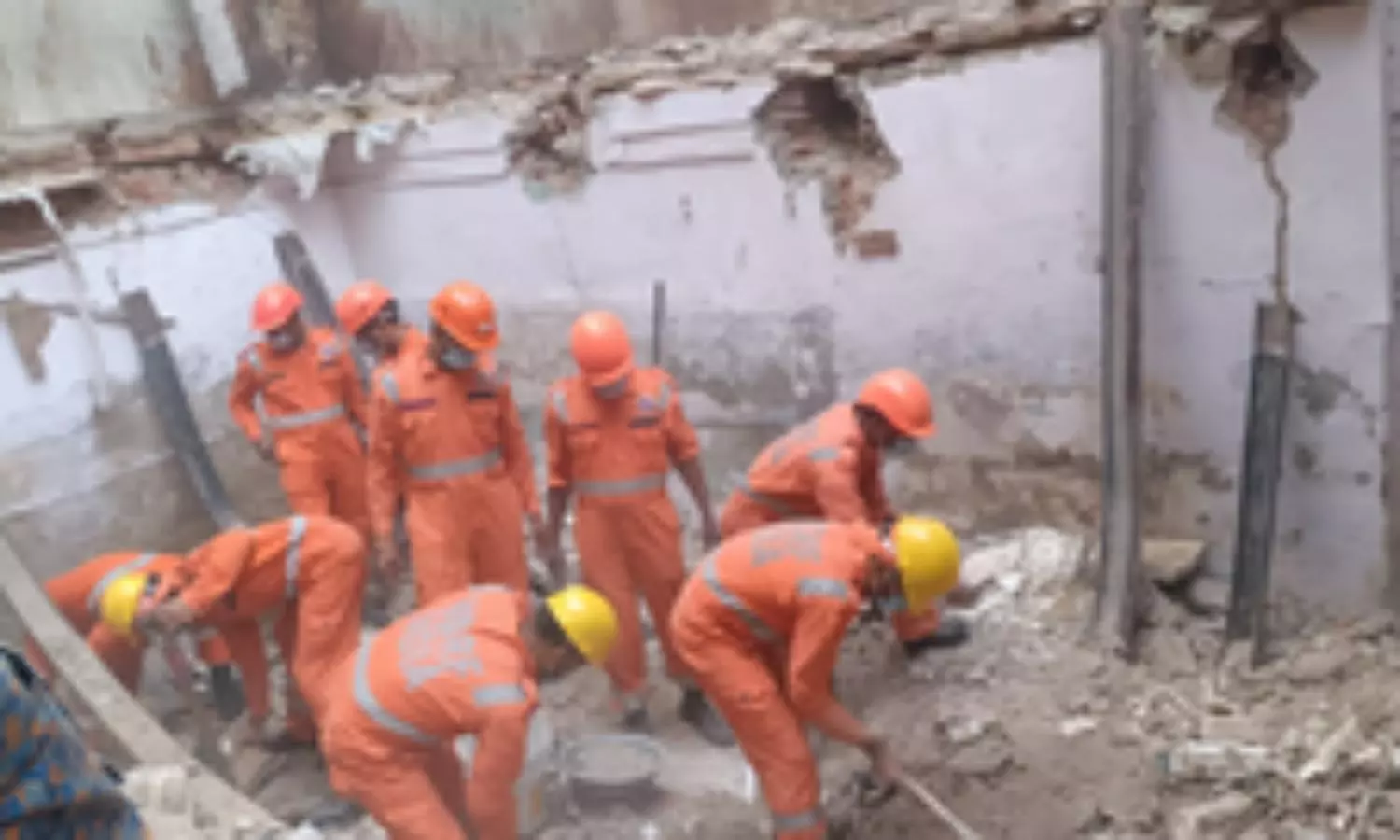 Two killed as building collapses in Delhis Kabir Nagar Two killed as building collapses in Delhis Kabir Nagar