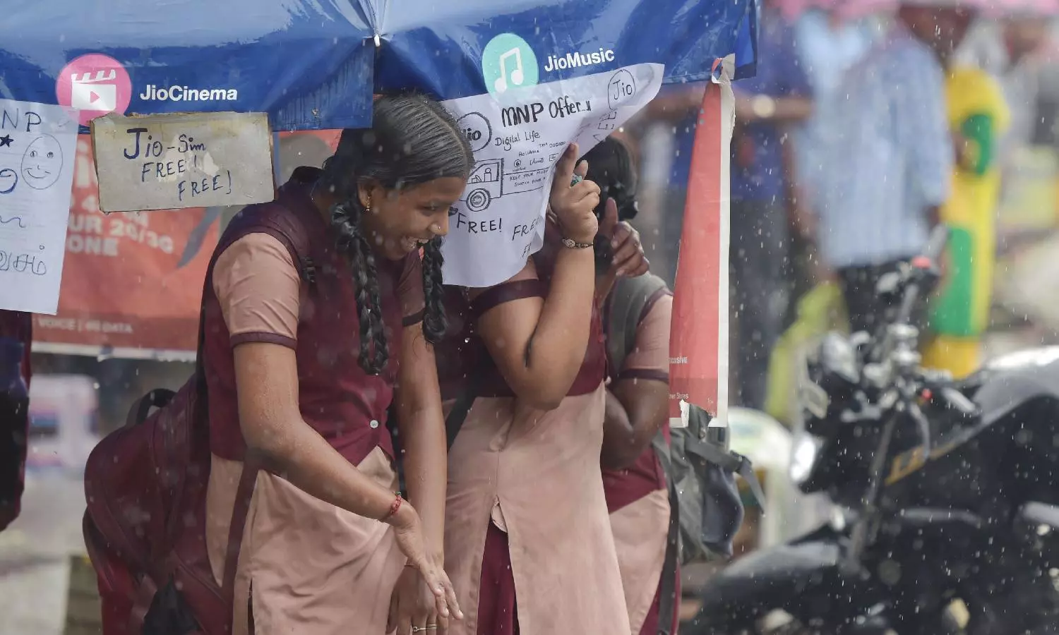 Rain lashes several parts of Tirunelveli, Thoothukudi