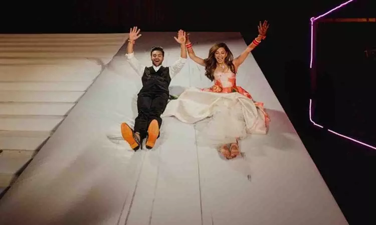 Pulkit Samrat springs slide surprises Kriti Kharbanda at their wedding reception Pulkit Samrat springs slide surprises Kriti Kharbanda at their wedding reception
