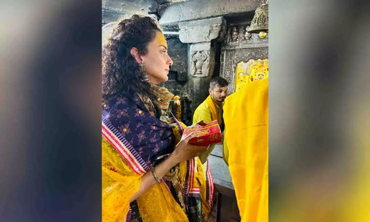 Kangana visits Bagalamukhi Temple on 37th bday