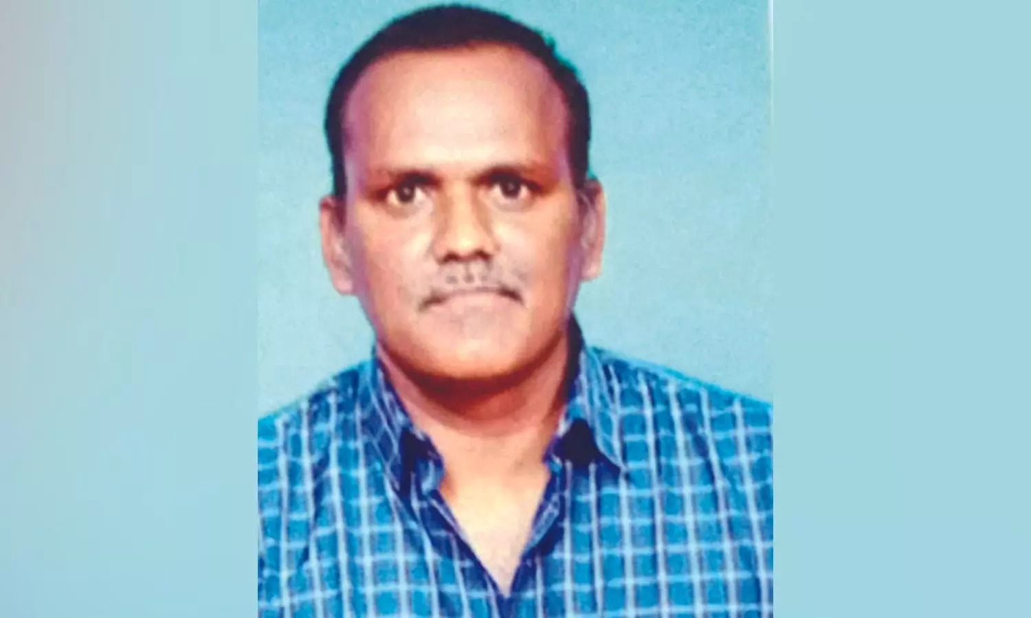 Traffic cop killed after being crushed between load van and container truck
