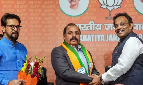 Former IAF chief Bhadauria joins BJP Former IAF chief Bhadauria joins BJP