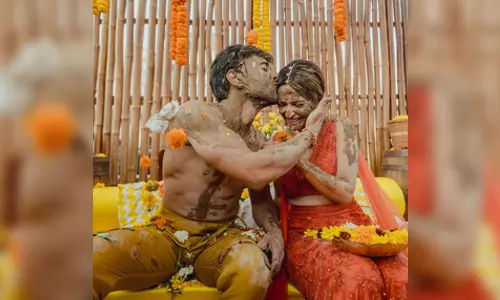 Kriti Kharbanda tears off Pulkit Samrats kurta in haldi pics from wedding Kriti Kharbanda tears off Pulkit Samrats kurta in haldi pics from wedding