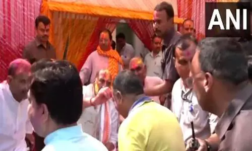 Rajnath Singh celebrates Holi at his residence, extends greetings to countrymen