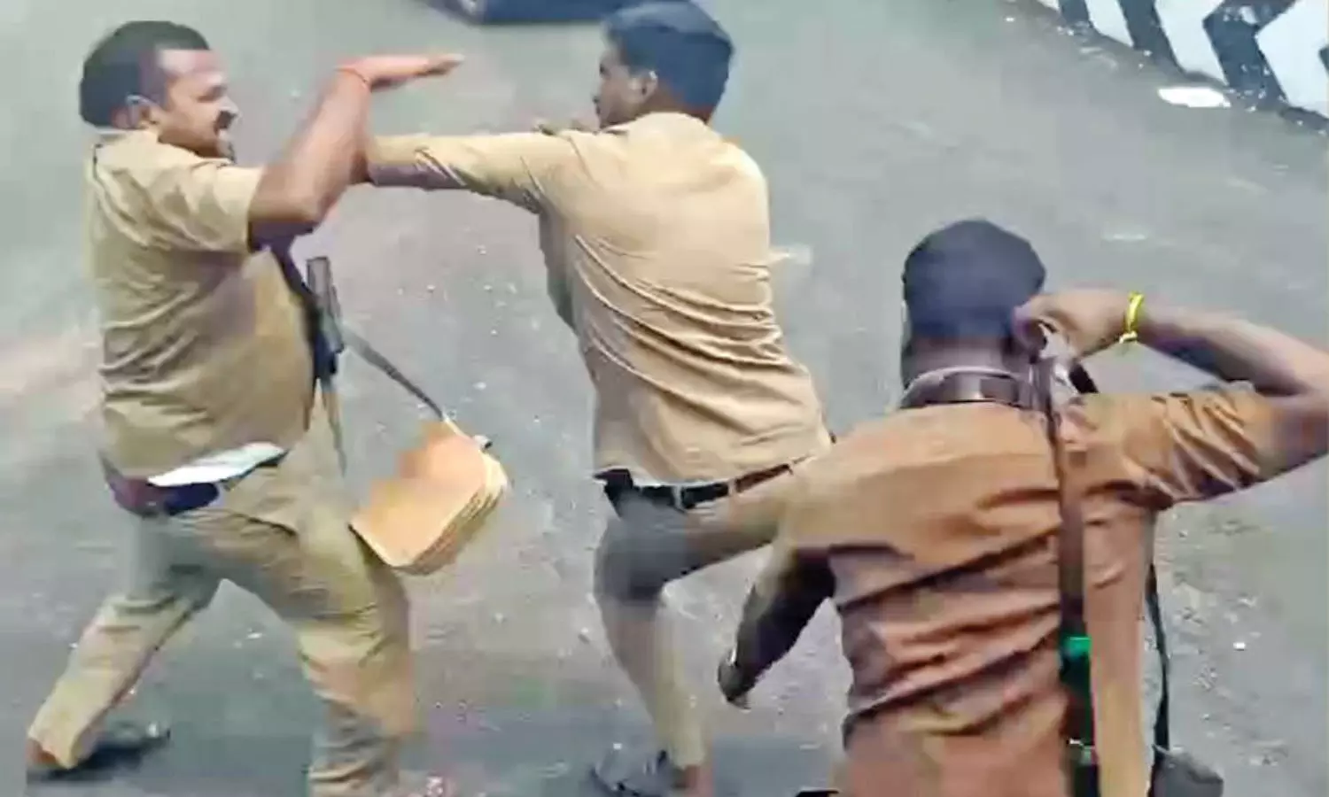 Private bus crew manhandle TNSTC conductor in Thanjai