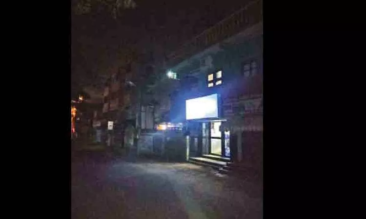 Bad lighting in Chromepet station