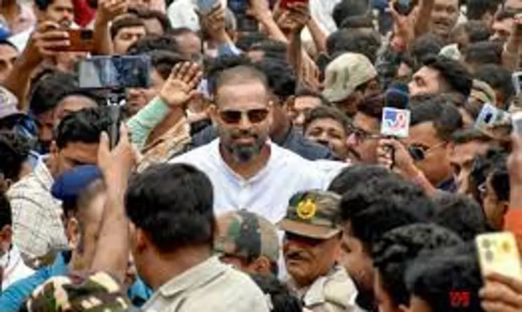 ECI bars Yusuf Pathan from using 2011 ODI WC pics during campaign