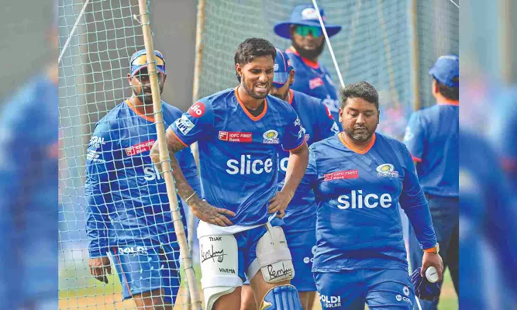 Struggling Mumbai, Delhi desperate to arrest slide