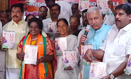 Akka 1825; Tamilisai releases manifesto