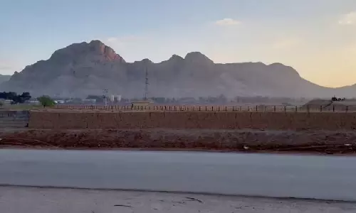 Israel and Iran both have muted response to Isfahan attack