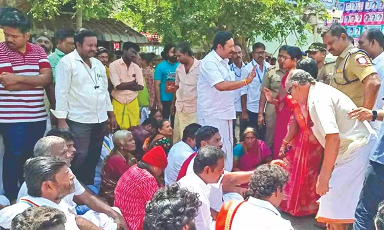 Missing names, Mayiladuthurai residents block road in protest