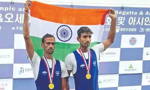 Nitin-Salman pair wins doubles gold in Asia Cup rowing