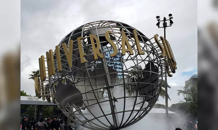 Universal Studios Hollywood tram crashes, 15 injured Universal Studios Hollywood tram crashes, 15 injured