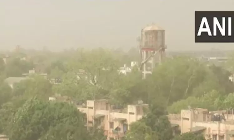 Rain lashes several parts of Delhi Rain lashes several parts of Delhi