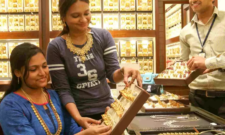 Gold price spikes, now costs ₹6,755/gram in Chennai