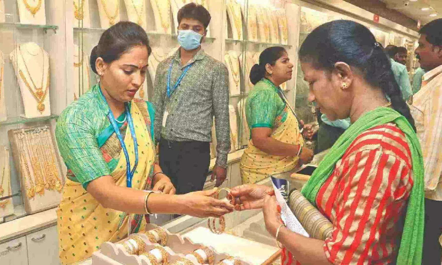 PC Jeweller to raise Rs 2,705 cr via warrants; promoters to infuse Rs 850 cr