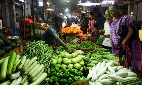 Decreased supply leads to price hike for vegetables at Koyambedu market