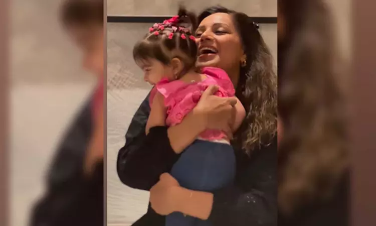 Bipasha Basu delights fans with heartwarming video of daughter Devi Bipasha Basu delights fans with heartwarming video of daughter Devi