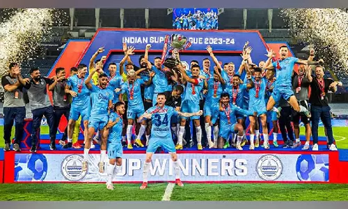 Defender Valpuia signs contract extension with Mumbai City till 2027 Defender Valpuia signs contract extension with Mumbai City till 2027