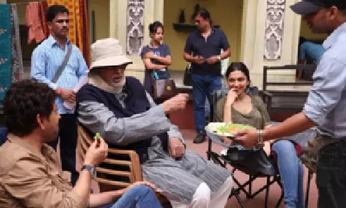 Deepika reveals Big B loves telling everyone about how much she eats