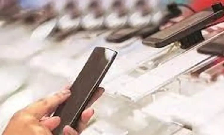 India smartphone market grows 8 pc in Q1, 5G shipments share at highest-ever 71 pc