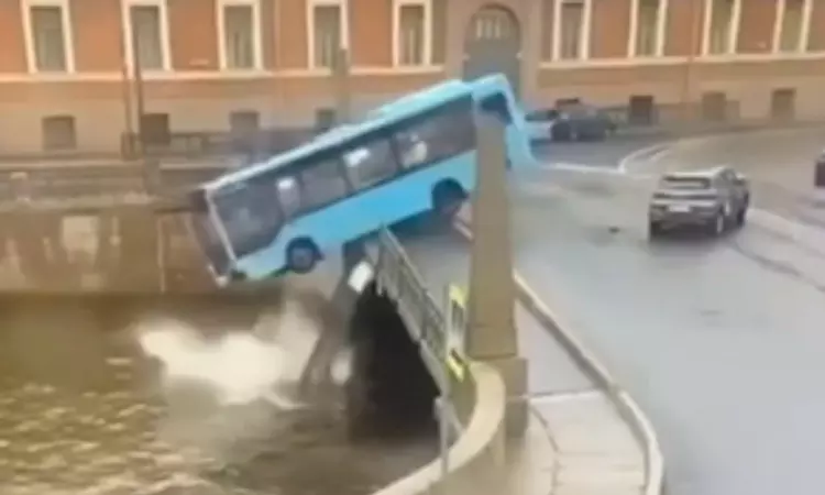 Three dead as bus falls into river in Russias St Petersburg Three dead as bus falls into river in Russias St Petersburg
