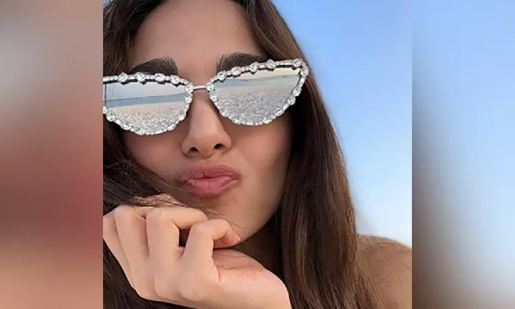 Kiara Advani shares sunkissed selfies from breezy beach vacation, dont miss her cute pout Kiara Advani shares sunkissed selfies from breezy beach vacation, dont miss her cute pout