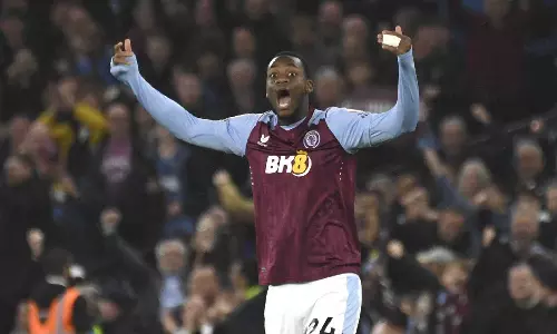 Durans late goals help Villa salvage a draw against Liverpool