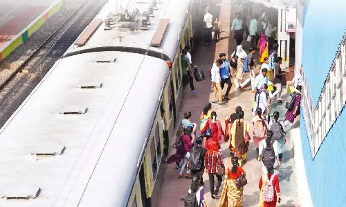 Boarding EMU a taxing affair at Chengalpattu, say commuters