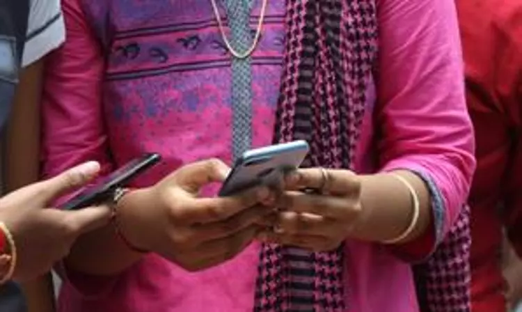 Womens internet adoption on mobile phones reach 37 pc in India: GSMA