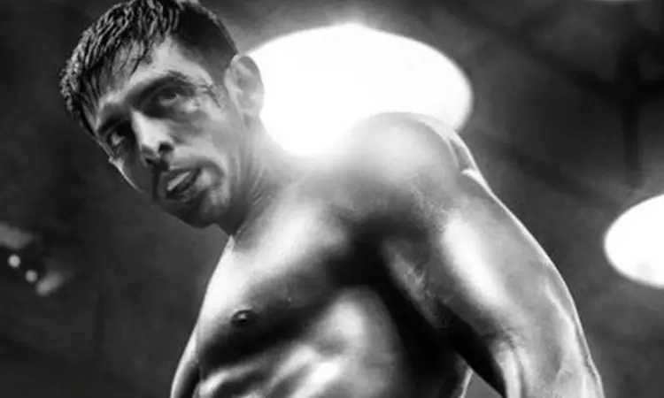 Kartik Aaryan flaunts his ripped body as boxer in second poster of Chandu Champion Kartik Aaryan flaunts his ripped body as boxer in second poster of Chandu Champion
