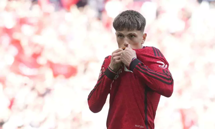 Man United wins the FA Cup after stunning Man City 2-1 in the final